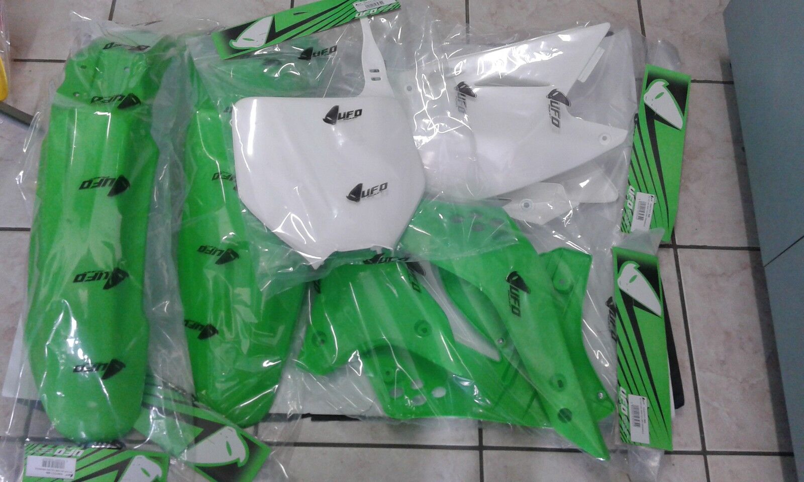 KIT PLASTICHE KAWASAKI KXF 450 2007 KIT 5 PZ COLORE ORIGINALE
