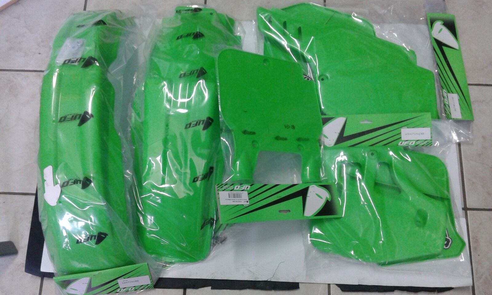 KIT PLASTICHE KAWASAKI KX 500 2000 KIT 5 PZ COLORE ORIGINALE