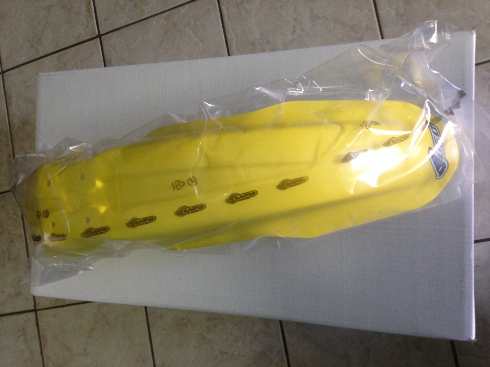PARAFANGO ANTERIORE SUZUKI RM 125 250 2007 07 GIALLO