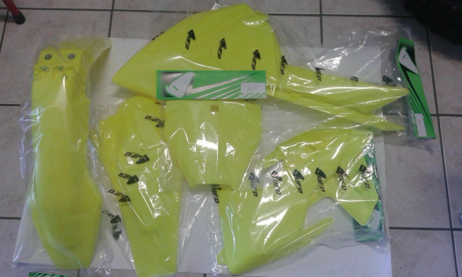 KIT PLASTICHE HUSQVARNA TC 250 2017 2018 5 PZ COLORE GIALLO FLUO