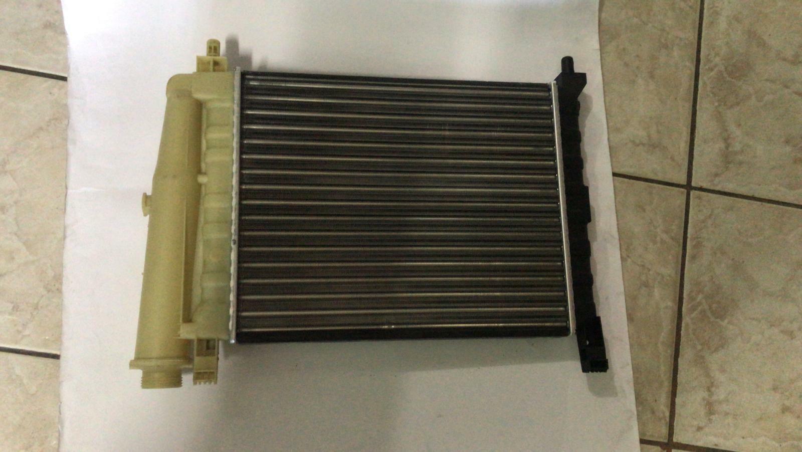 FT047 RADIATORE MOTOWARE FIAT UNO 1.3 1.4 1.5 1989