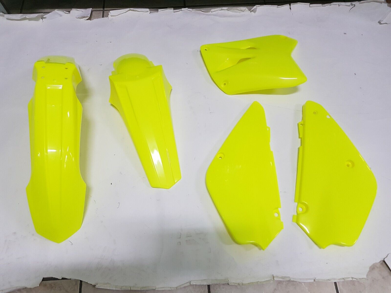 KIT PLASTICHE SUZUKI RM 85 2008 KIT 4 PZ COLORE GIALLO FLUO RESTYLING