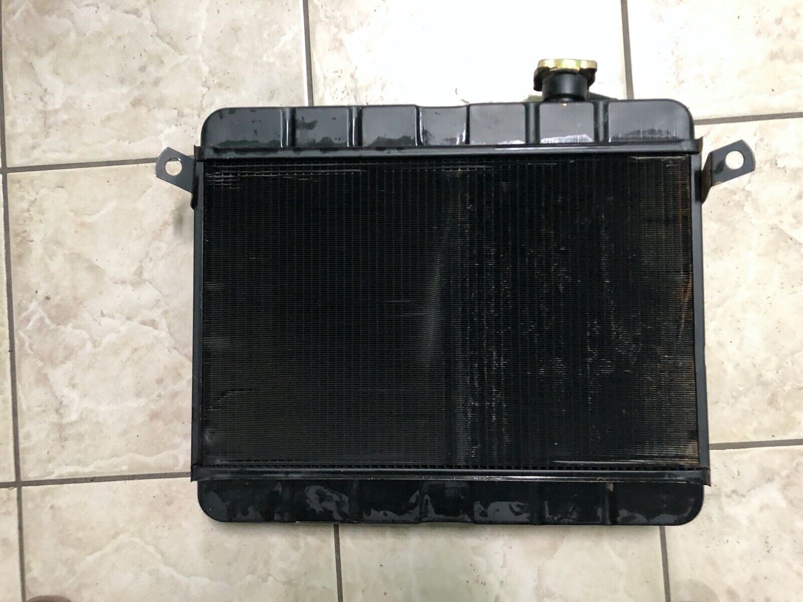 4159453 RADIATORE FIAT 124 FAMILIARE MARCA IPRA COME FOTO FONDO MAGAZZINO