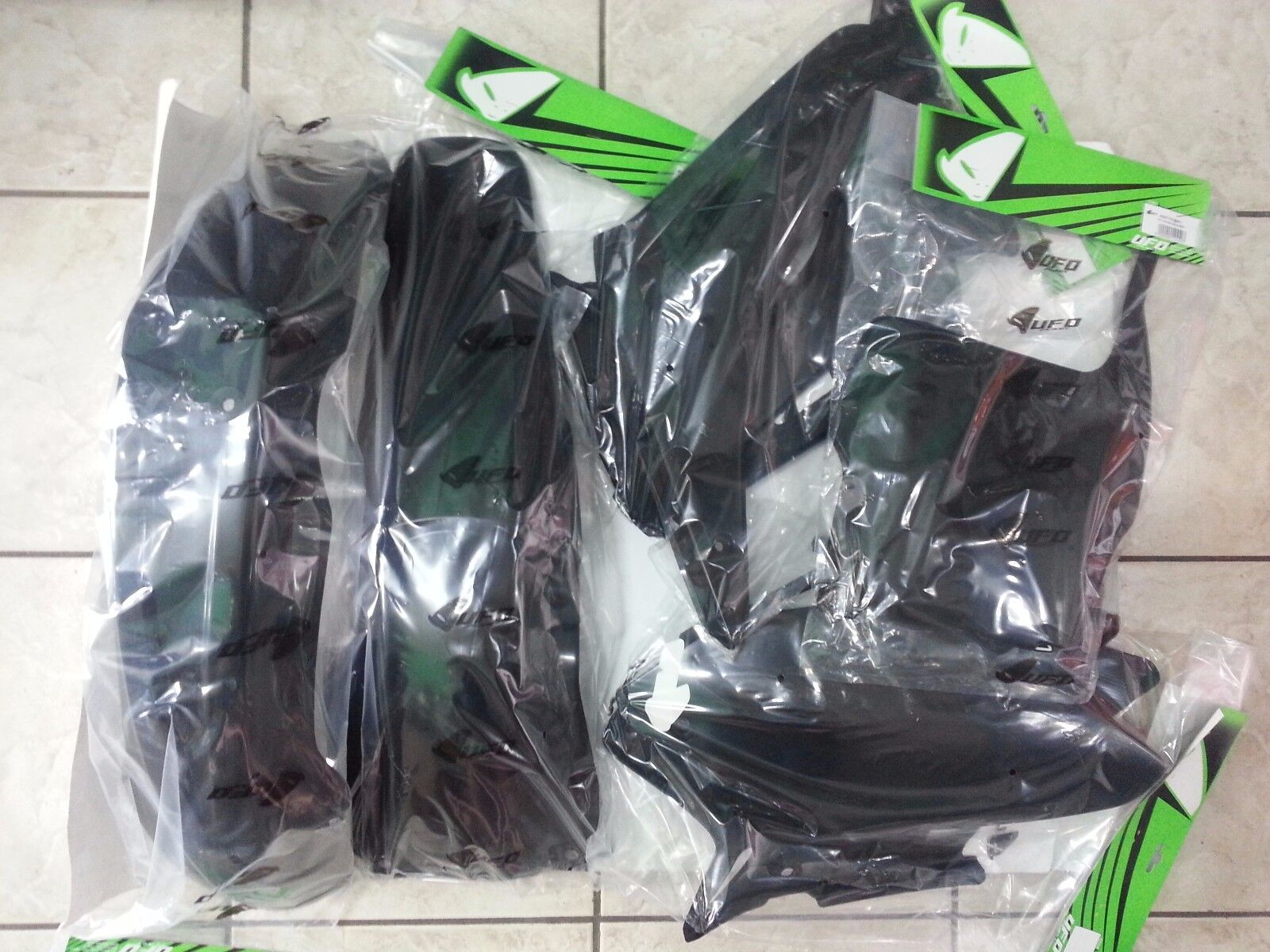 KIT PLASTICHE HONDA CRF 450 2004 KIT 5 PZ COLORE NERO