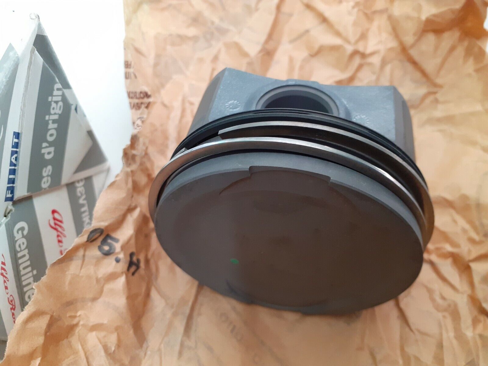 PISTONE COMPLETO DI FASCE RASCHIAOLIO ORIGINALE FIAT PANDA 2005 CODICE 55204969