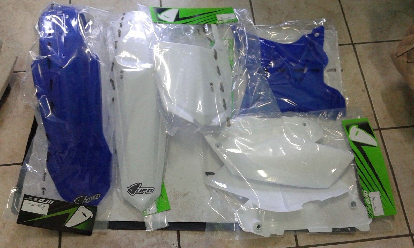 KIT PLASTICHE UFO YAMAHA YZ 125 250 2005 05 KIT 5 PZ RESTYLING 