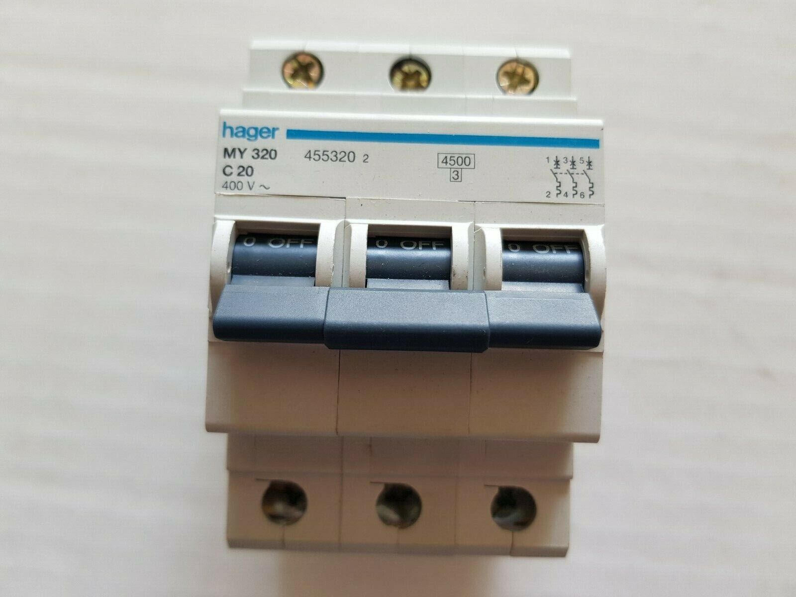 INTERRUTTORE AUTOMATICO HAGER CODICE MY320 3P 4,5KA 1 PZ