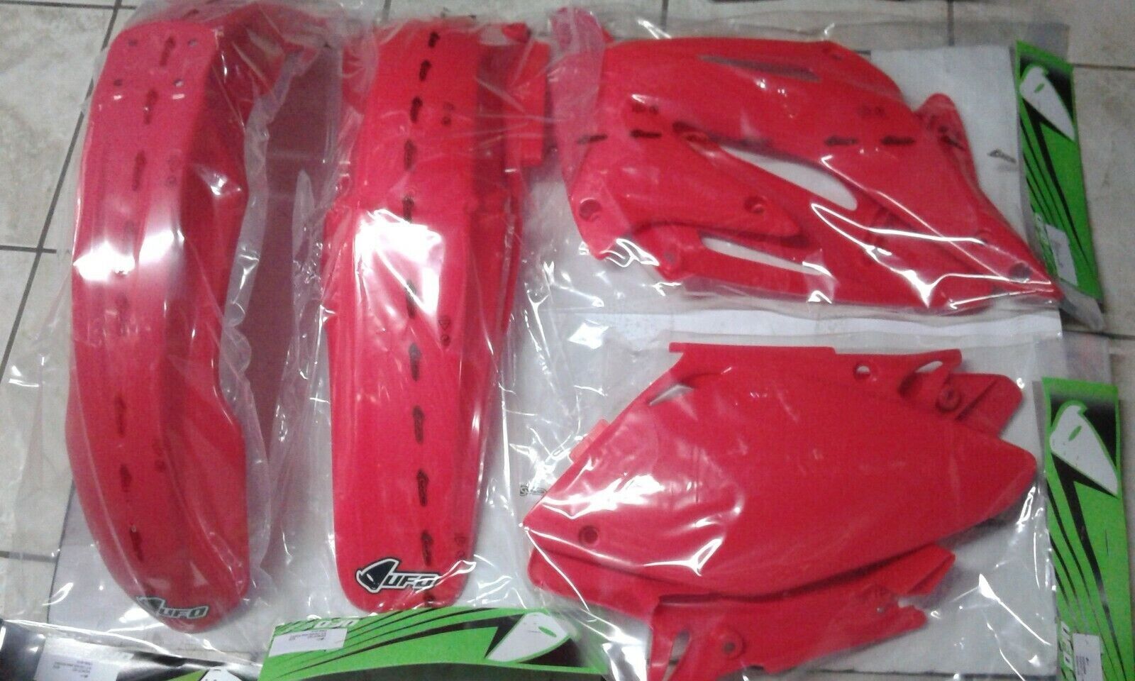 KIT PLASTICHE HONDA CRF 450 2004 KIT 4 PZ COLORE ROSSO