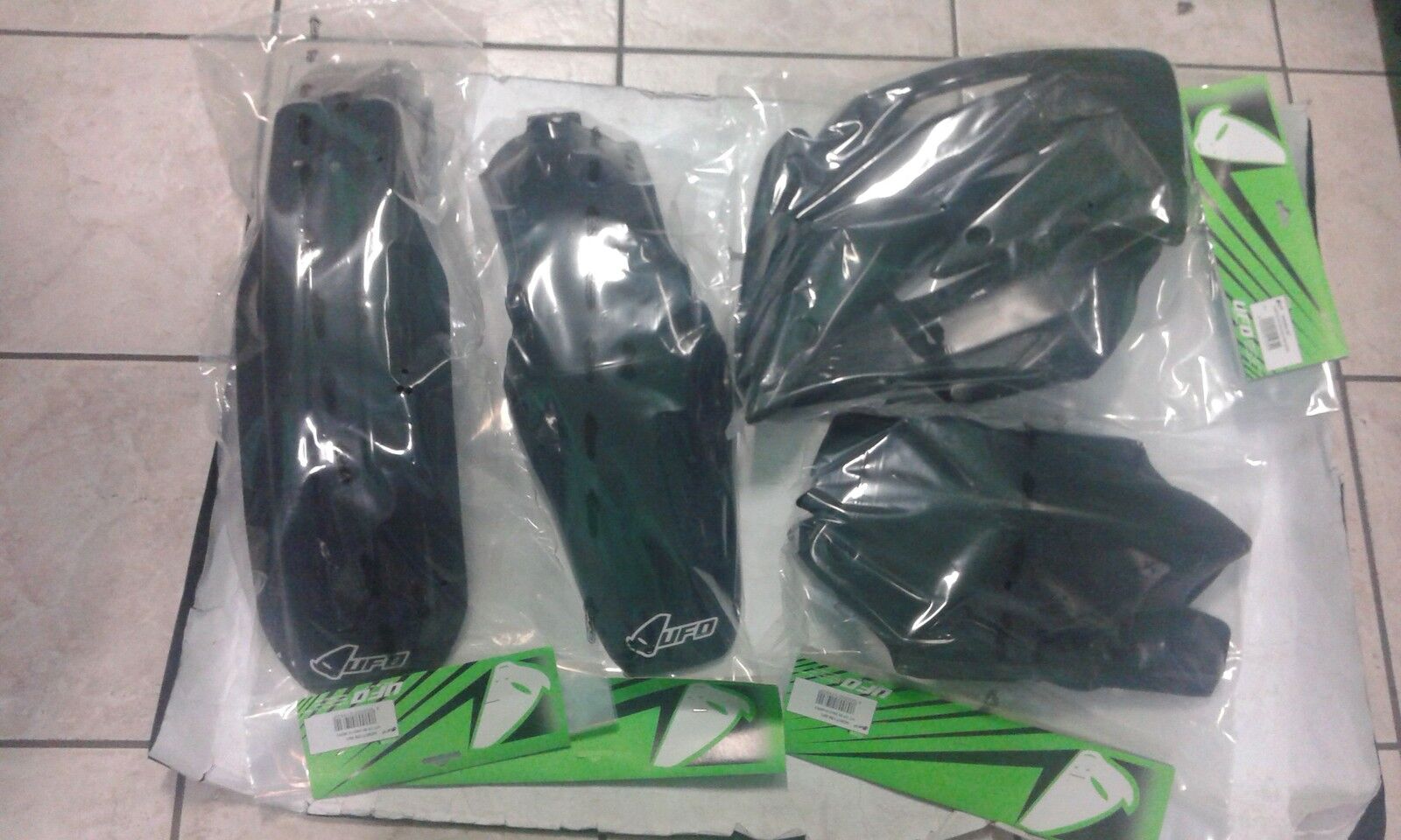 KIT PLASTICHE HONDA CR 85 2008 KIT 4 PZ COLORE NERO