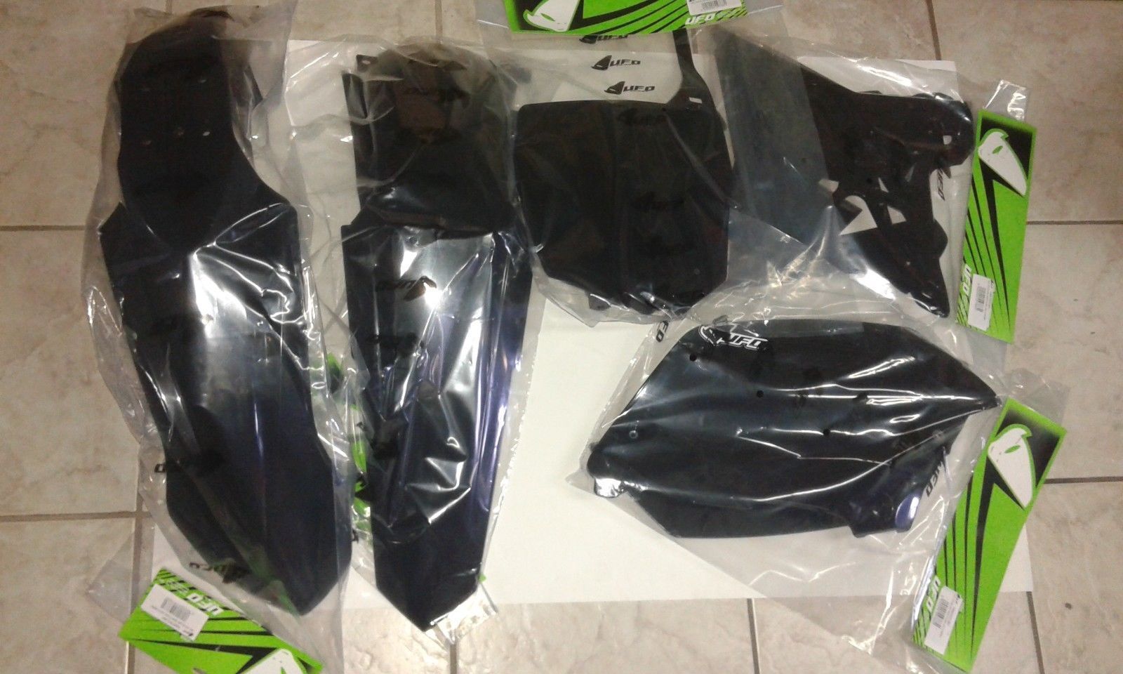 KIT PLASTICHE YAMAHA YZ 125 250 2004 KIT 5 PZ RESTYLING NERO