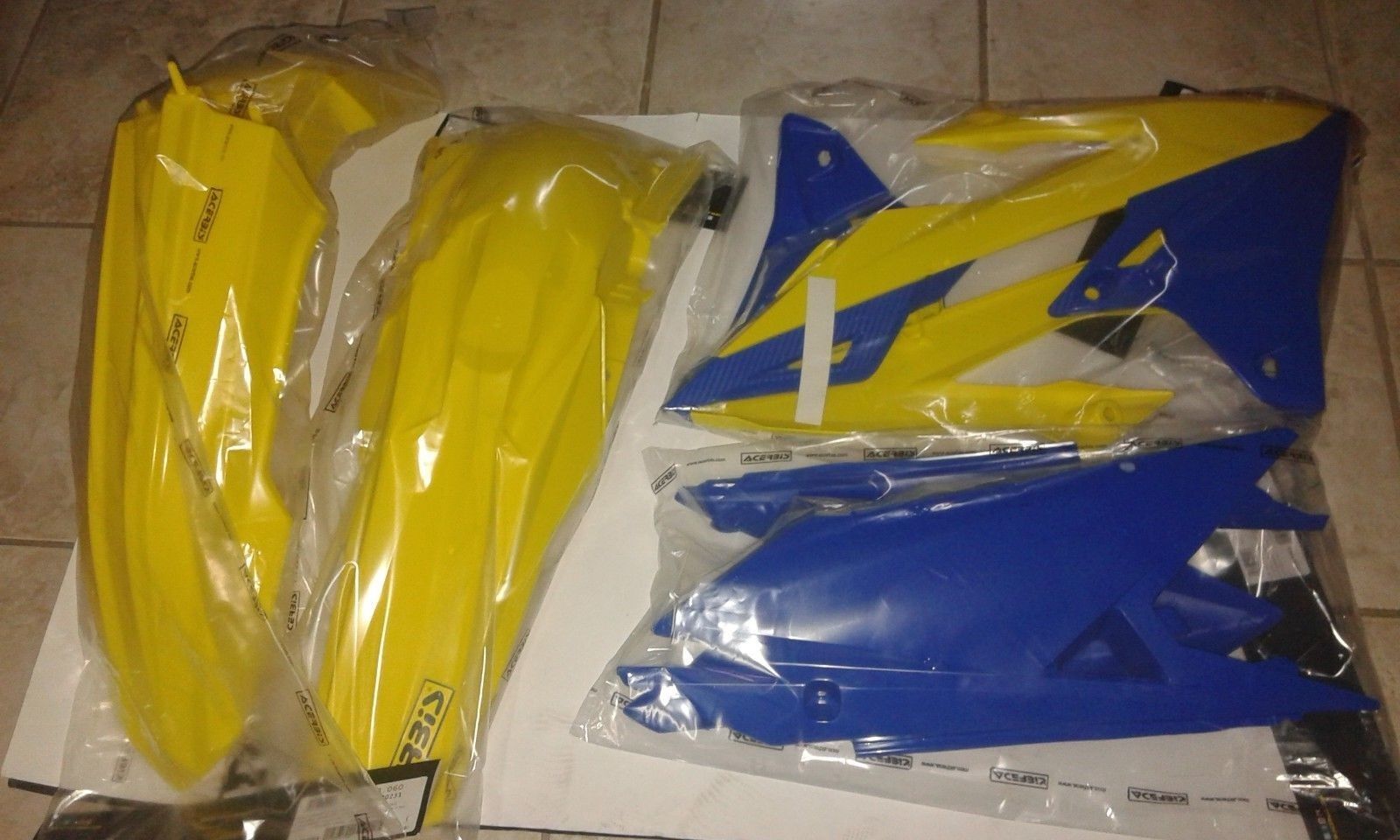 KIT PLASTICHE SUZUKI RMZ 450 2018 KIT 4 PZ GIALLO CELESTE