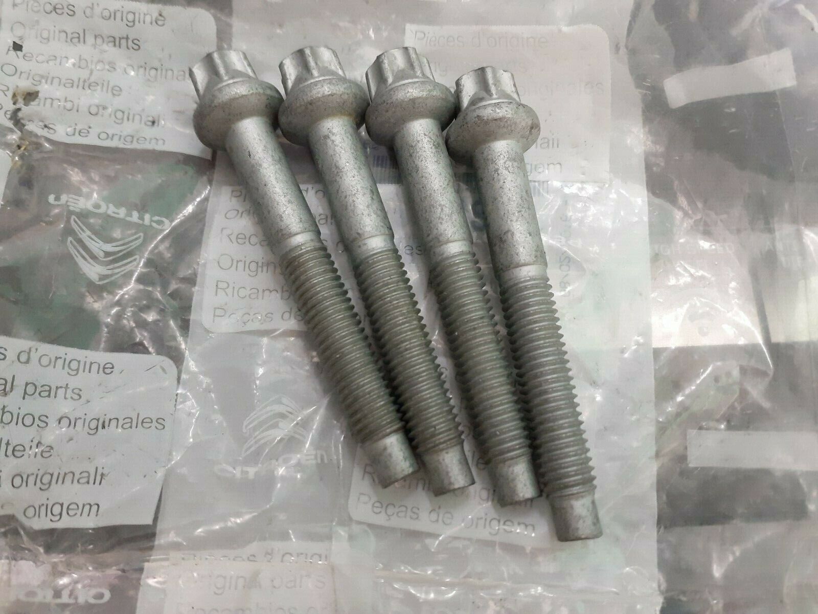 4 BULLONI SUPPORTO INIETTORI ORIGINALE CITROEN BERLINGO CODICE 1982G5
