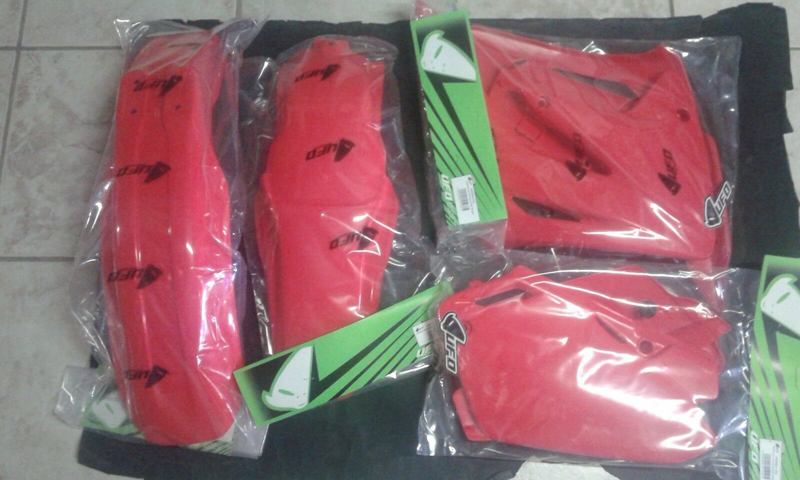 KIT PLASTICHE HONDA CR 85 2021 KIT 4 PZ COLORE ROSSO