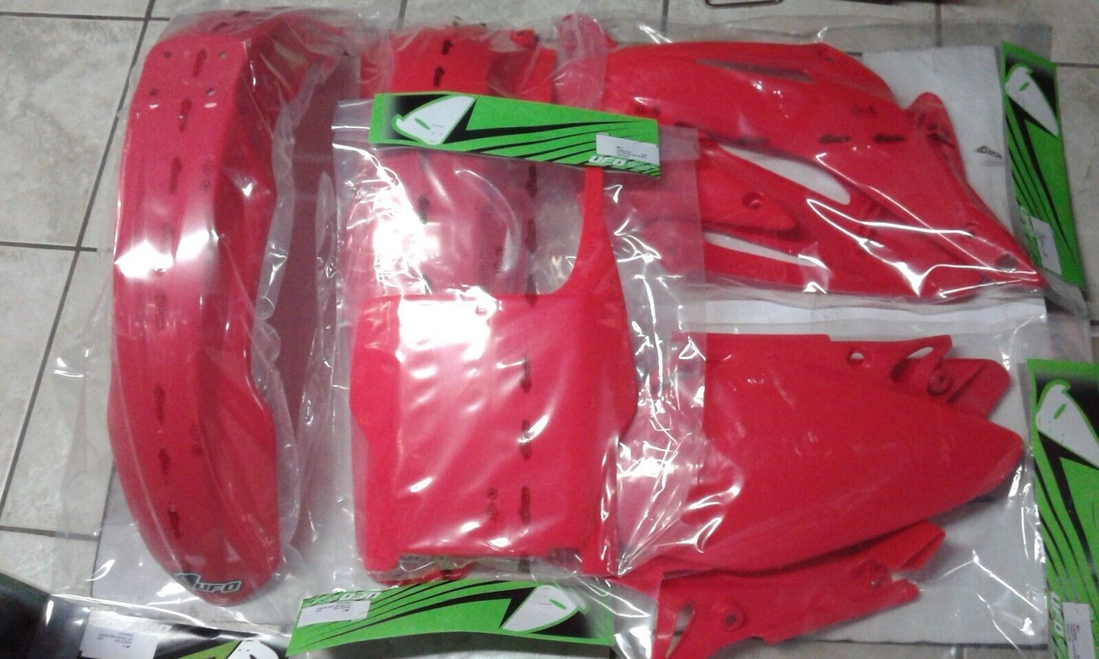 KIT PLASTICHE HONDA CRF 450 2004 KIT 5 PZ COLORE ROSSO
