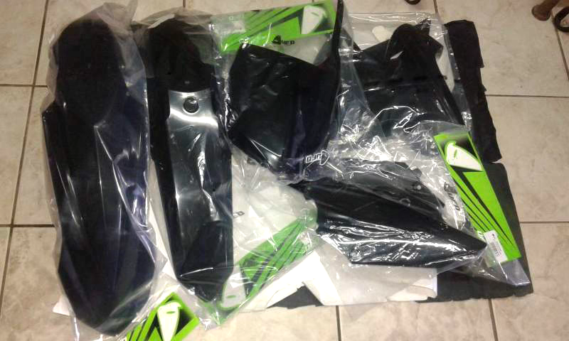 KIT PLASTICHE YAMAHA YZ 125 250 2017 KIT 5 PZ COLORE NERO