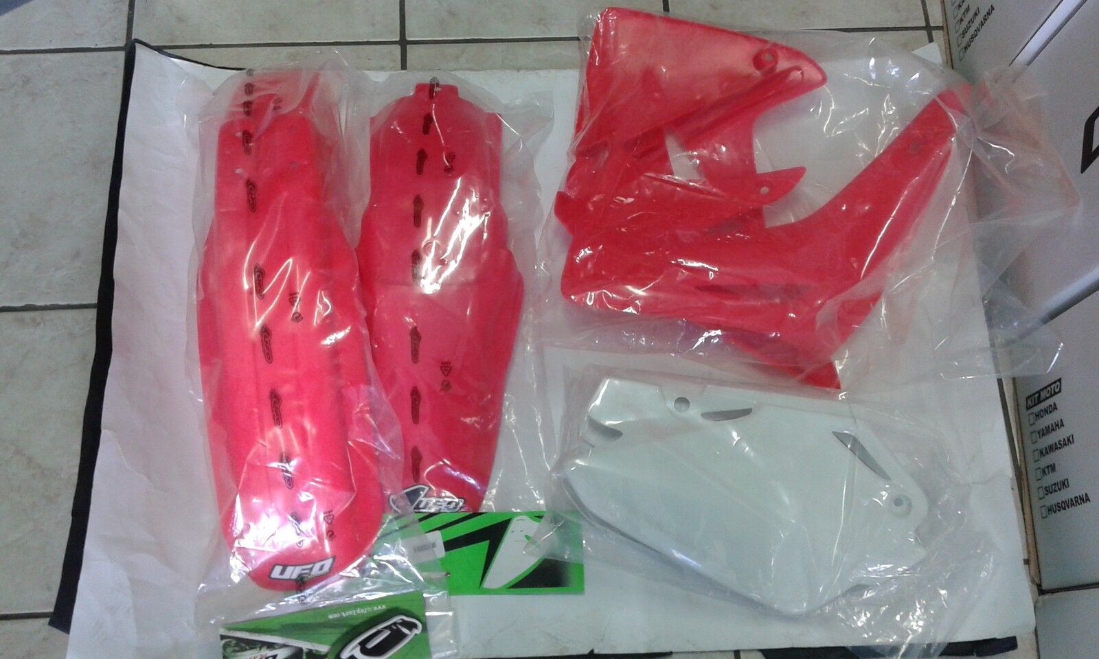 KIT PLASTICHE HONDA CR 85 2007 KIT 4 PZ COLORE ORIGINALE