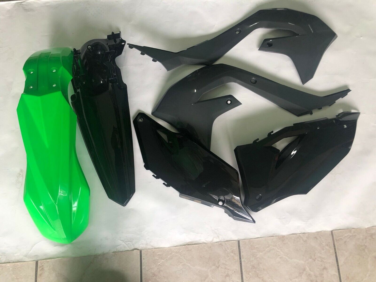 KIT PLASTICHE KAWASAKI KXF 450 2019 4 PZ NERO GRIGIO VERDE FLUO