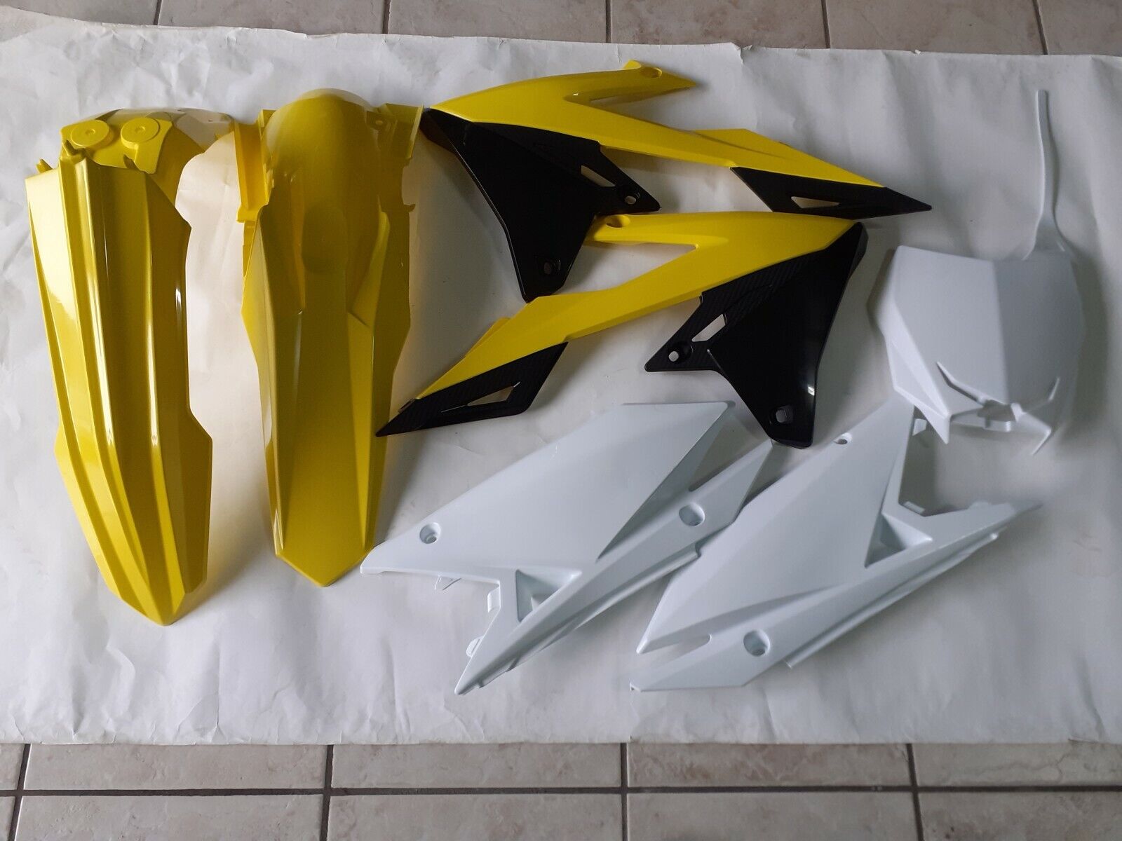 KIT PLASTICHE SUZUKI RMZ 450 2021 KIT 5 PZ COLORE ORIGINALE