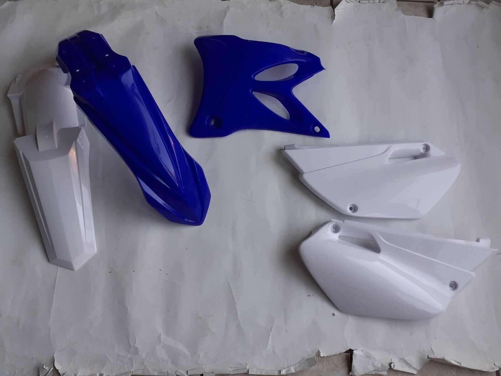 KIT PLASTICHE YAMAHA YZ 85 2010 KIT 4 PZ COLORE BIANCO BLU RESTYLING