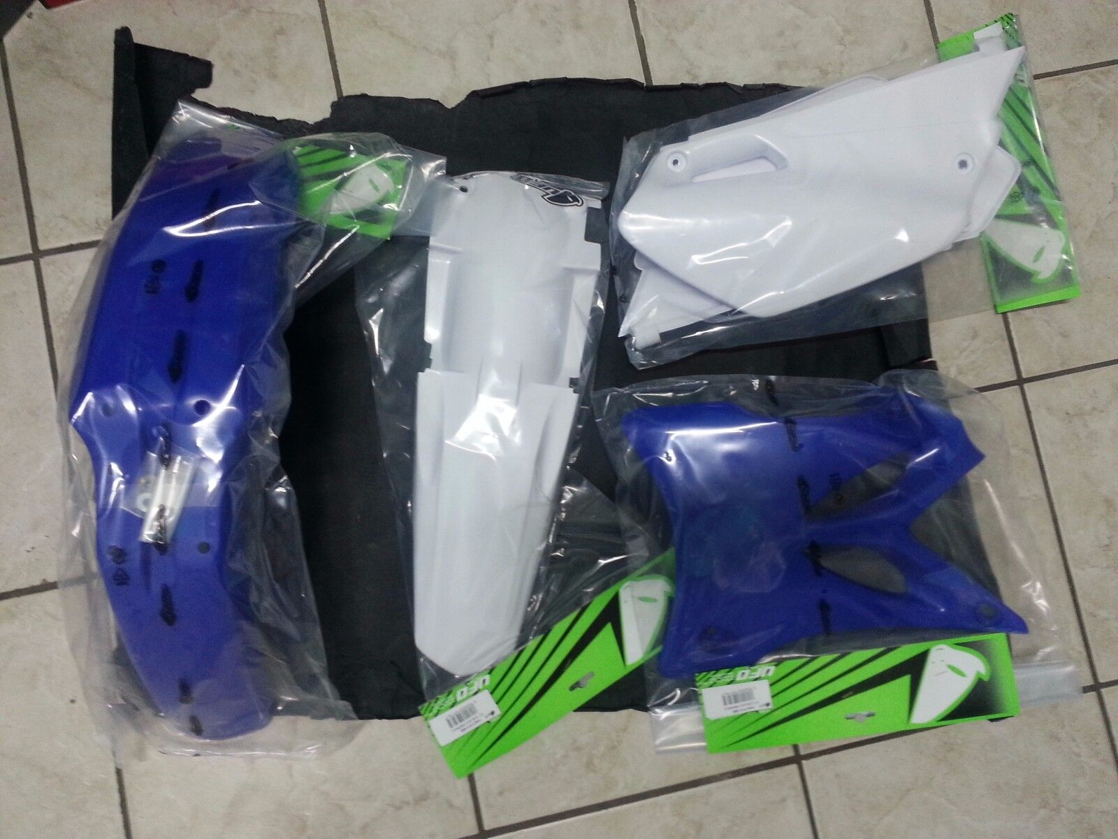 KIT PLASTICHE YAMAHA YZ 85 2008 KIT 4 PZ COLORE ORIGINALE