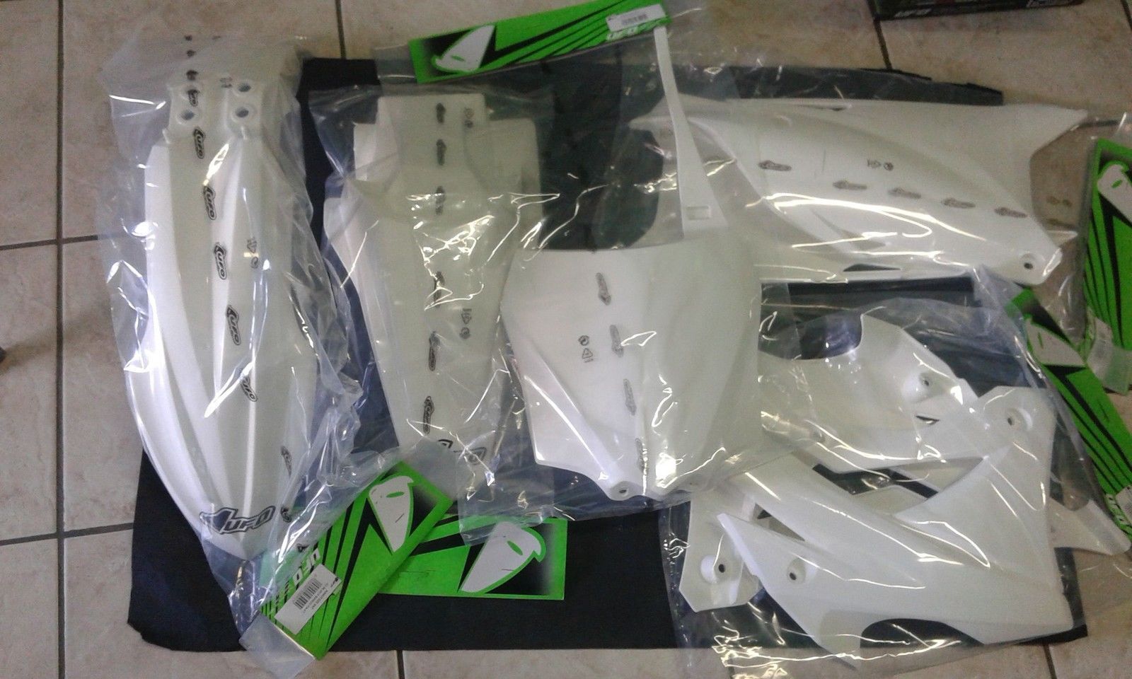 KIT PLASTICHE KAWASAKI KX 85 2015 KIT 5 PZ COLORE BIANCO
