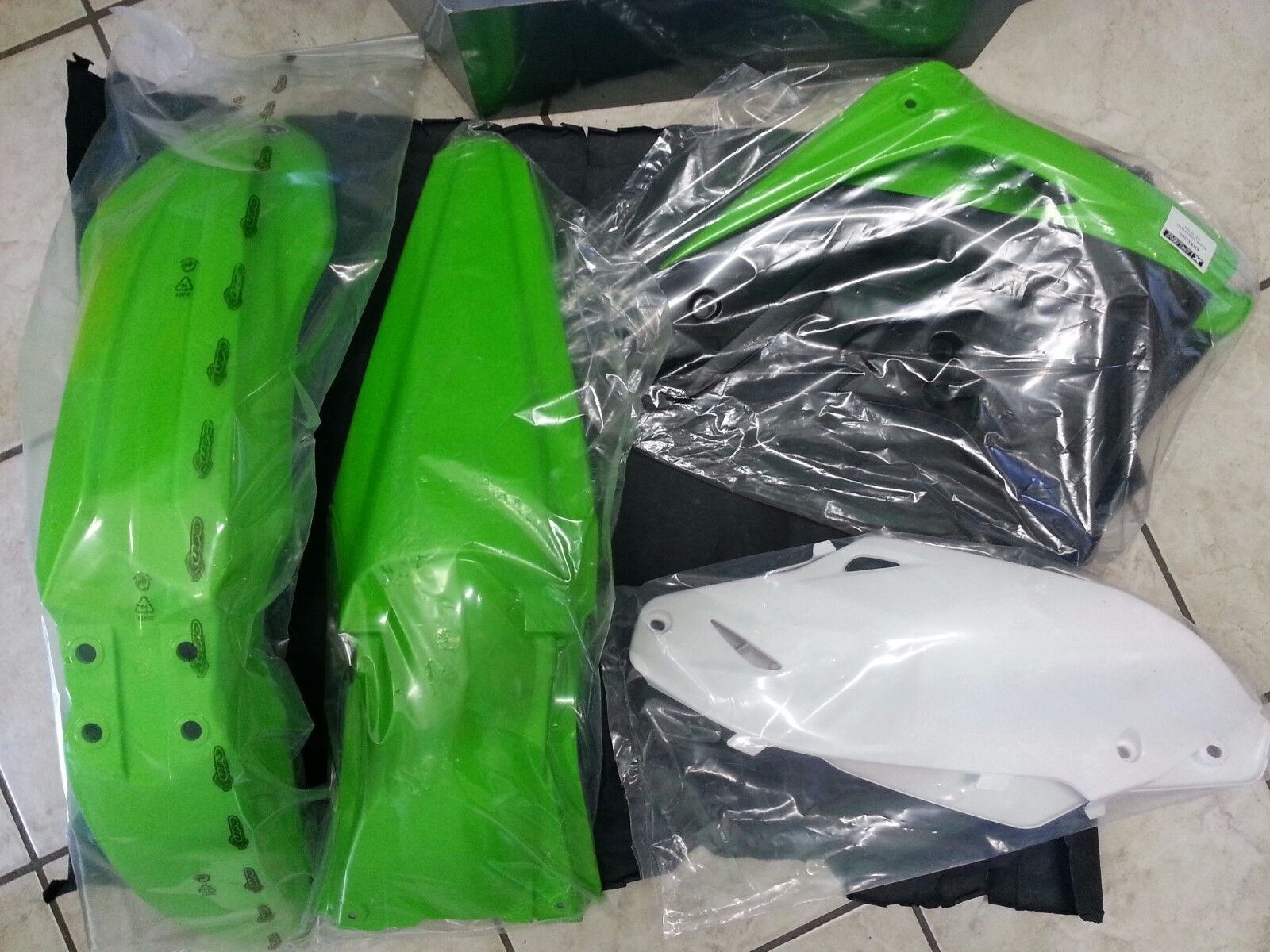 KIT PLASTICHE KAWASAKI KXF 450 2012 KIT 4 PZ COLORE ORIGINALE
