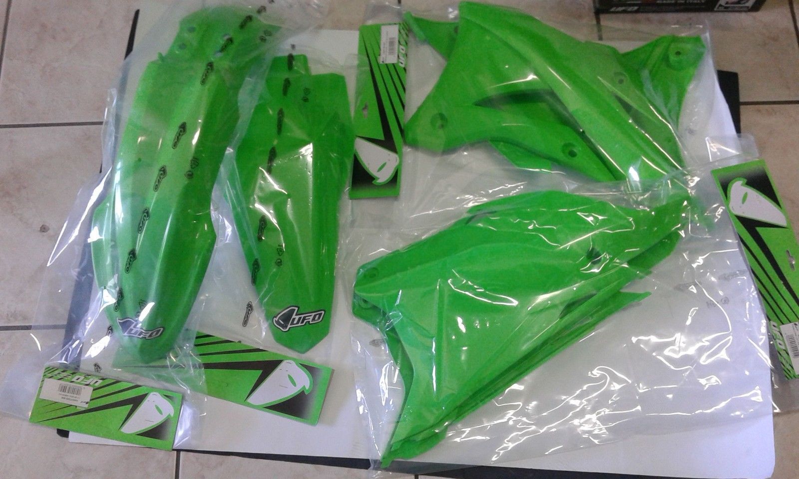 KIT PLASTICHE KAWASAKI KX 85 2021 KIT 4 PZ COLORE VERDE