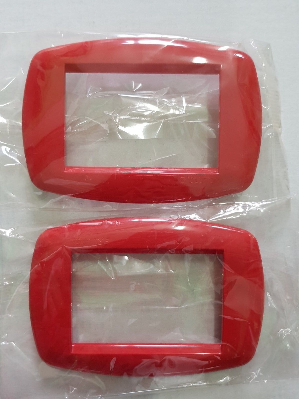 PLACCA PLACCHE ROSSO 3 MODULI BOMBEE UNIVEL EVOLUTION CODICE 9023.R 2 PEZZI