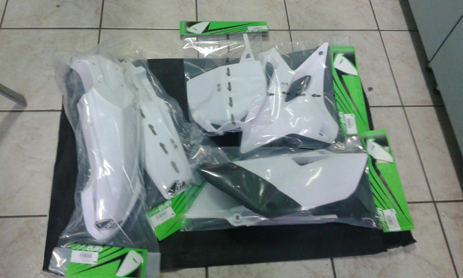 KIT PLASTICHE YAMAHA YZ 85 2017 KIT 5 PZ COLORE BIANCO
