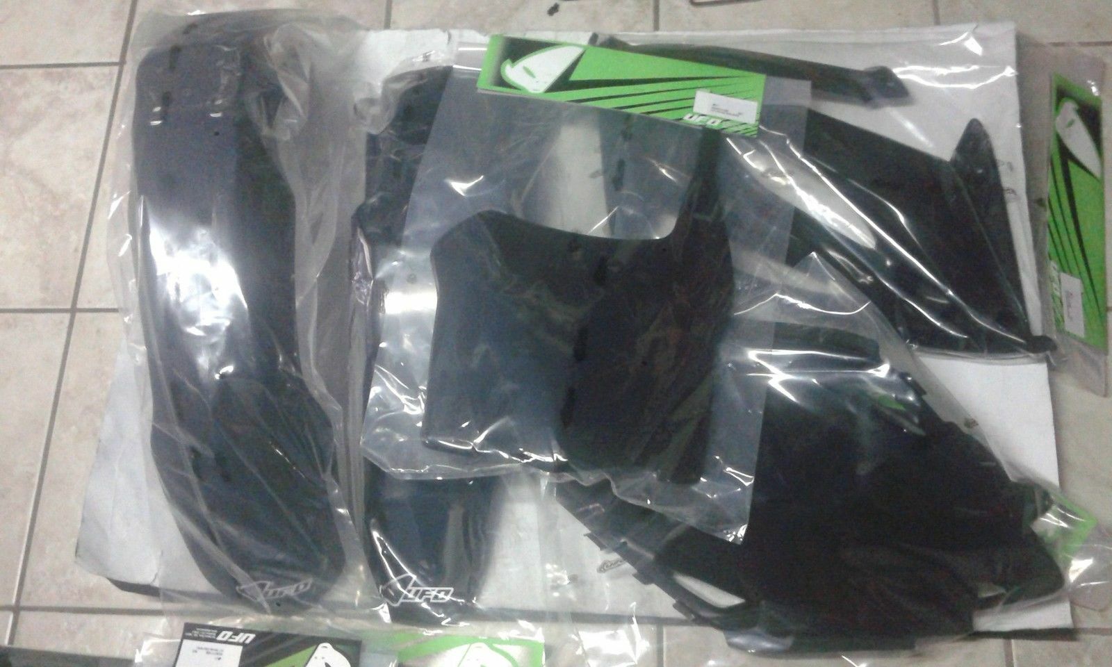 KIT PLASTICHE HONDA CRF 450 2008 KIT 5 PZ COLORE NERO