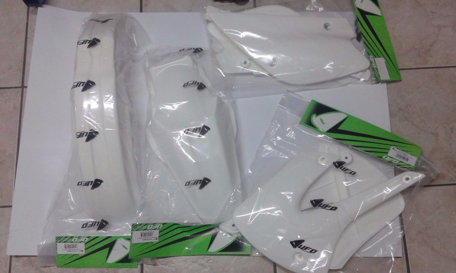 KIT PLASTICHE KAWASAKI KX 85 2011 4 PZ COLORE BIANCO RESTYLING