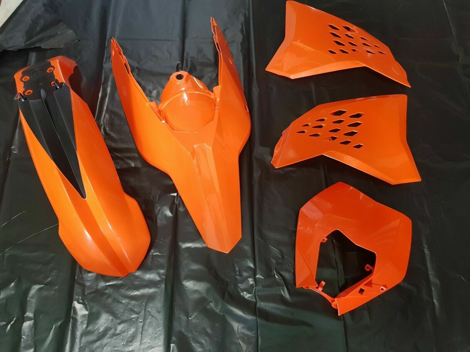 KIT PLASTICHE KTM EXC 125 250 300 2009 2010 2011 COLORE ARANCIO 4 PZ