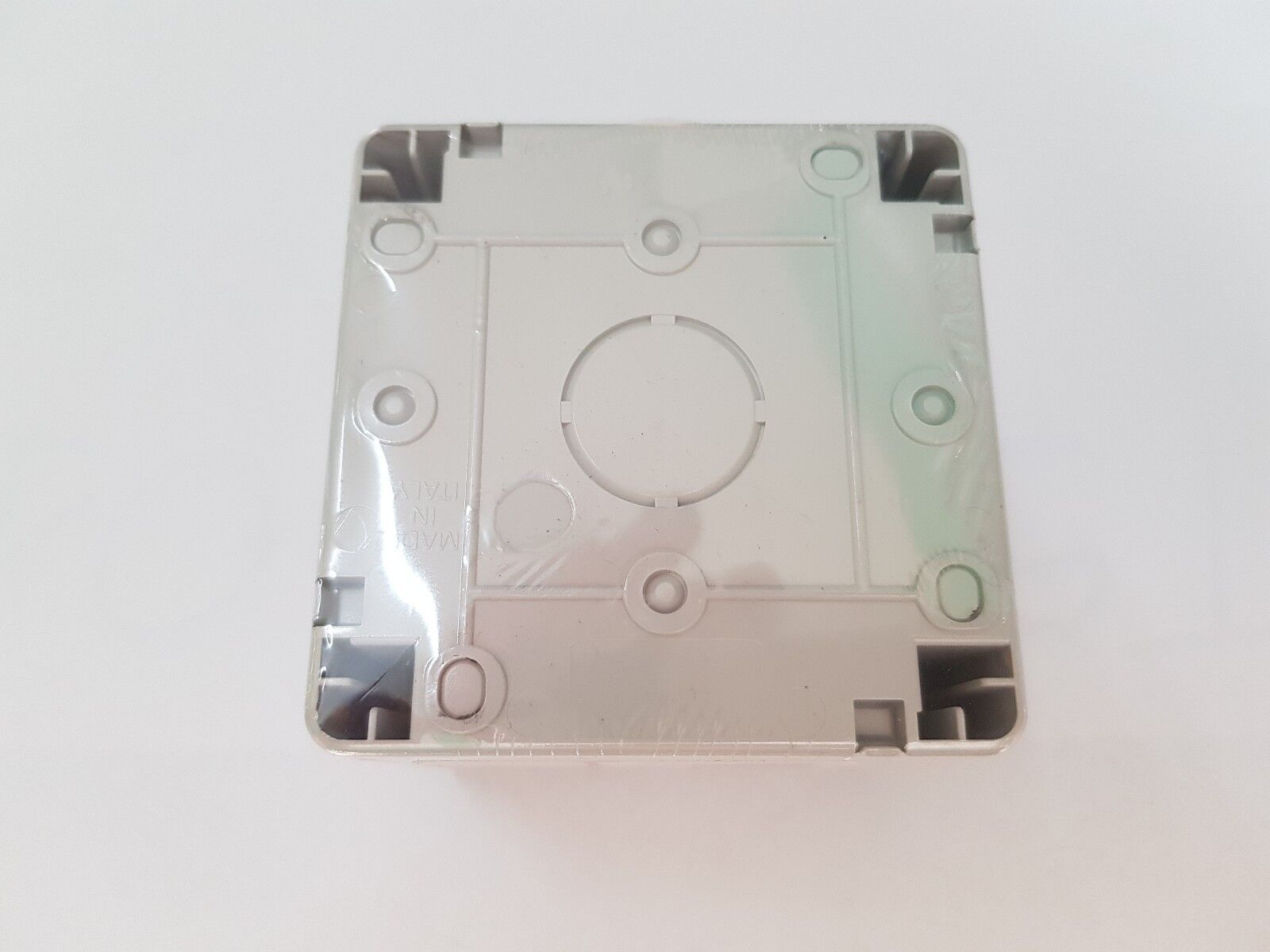CONTENITORE DA PARETE LEGRAND PLEXO CROSS VELA CODICE 680611 IP55 1MOD 1 PEZZO