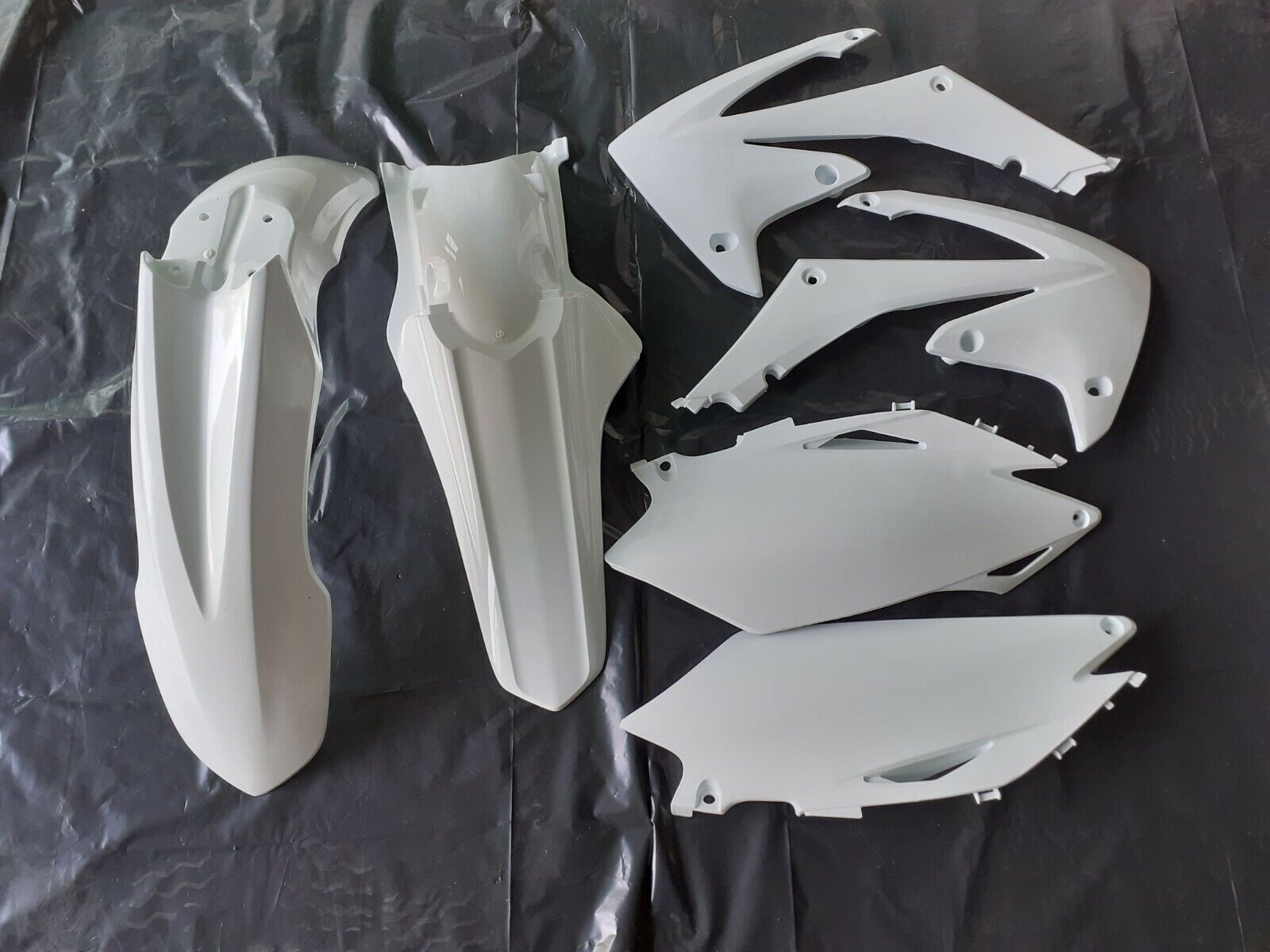 KIT PLASTICHE HONDA CRF 450 2009 2010 KIT 4 PZ COLORE BIANCO