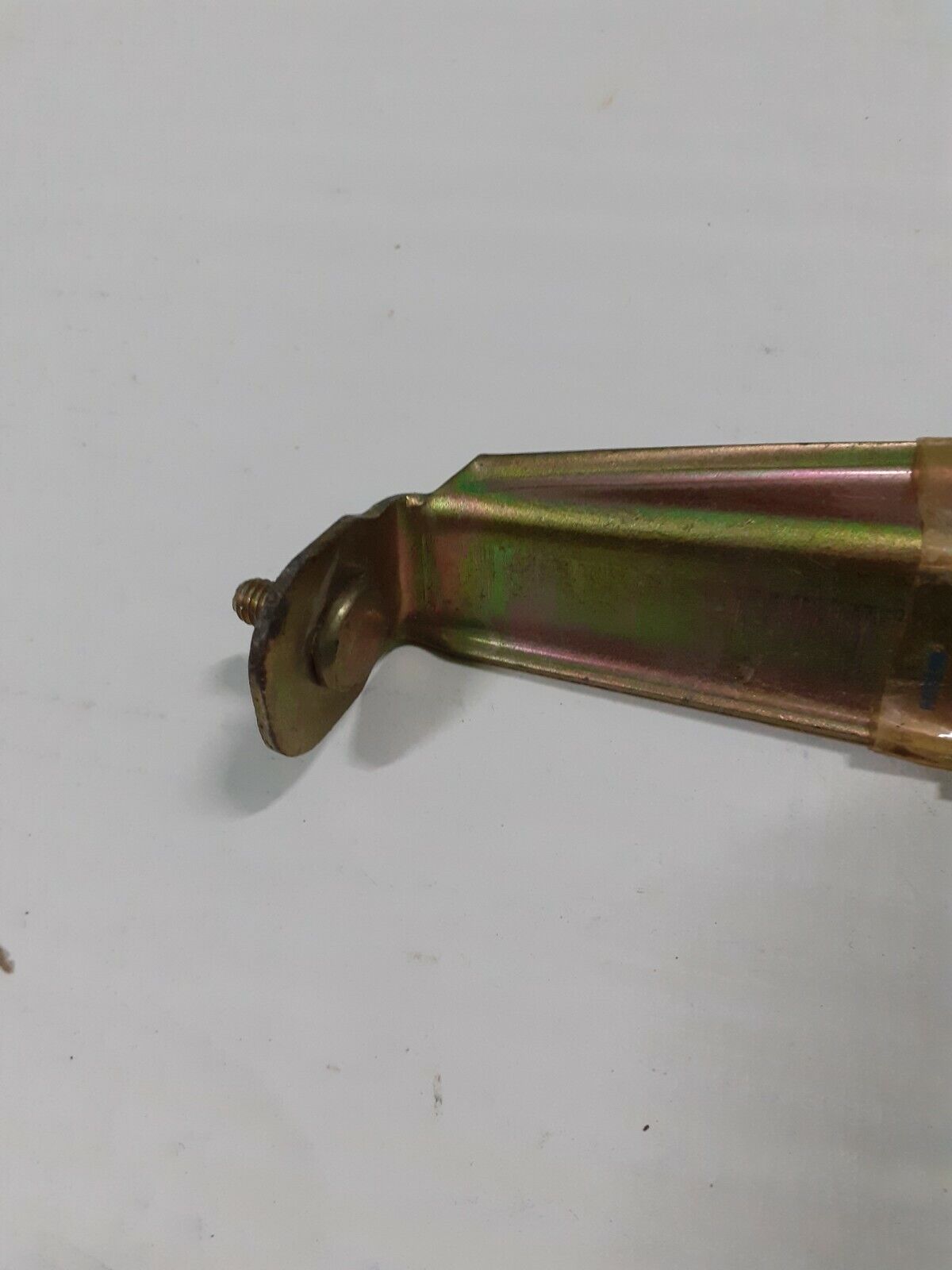 STAFFA SUPPORTO COLLEGAMENTO PARAFANGO ANT DX ORIGINALE LANCIA KAPPA COD 7783576