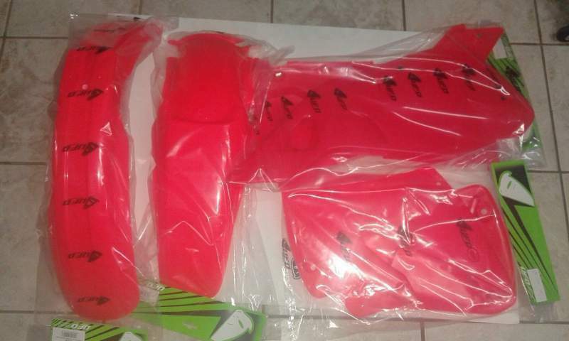 KIT PLASTICHE HONDA CR 125 1998 1999 98 99 KIT 4 PZ COLORE ROSSO