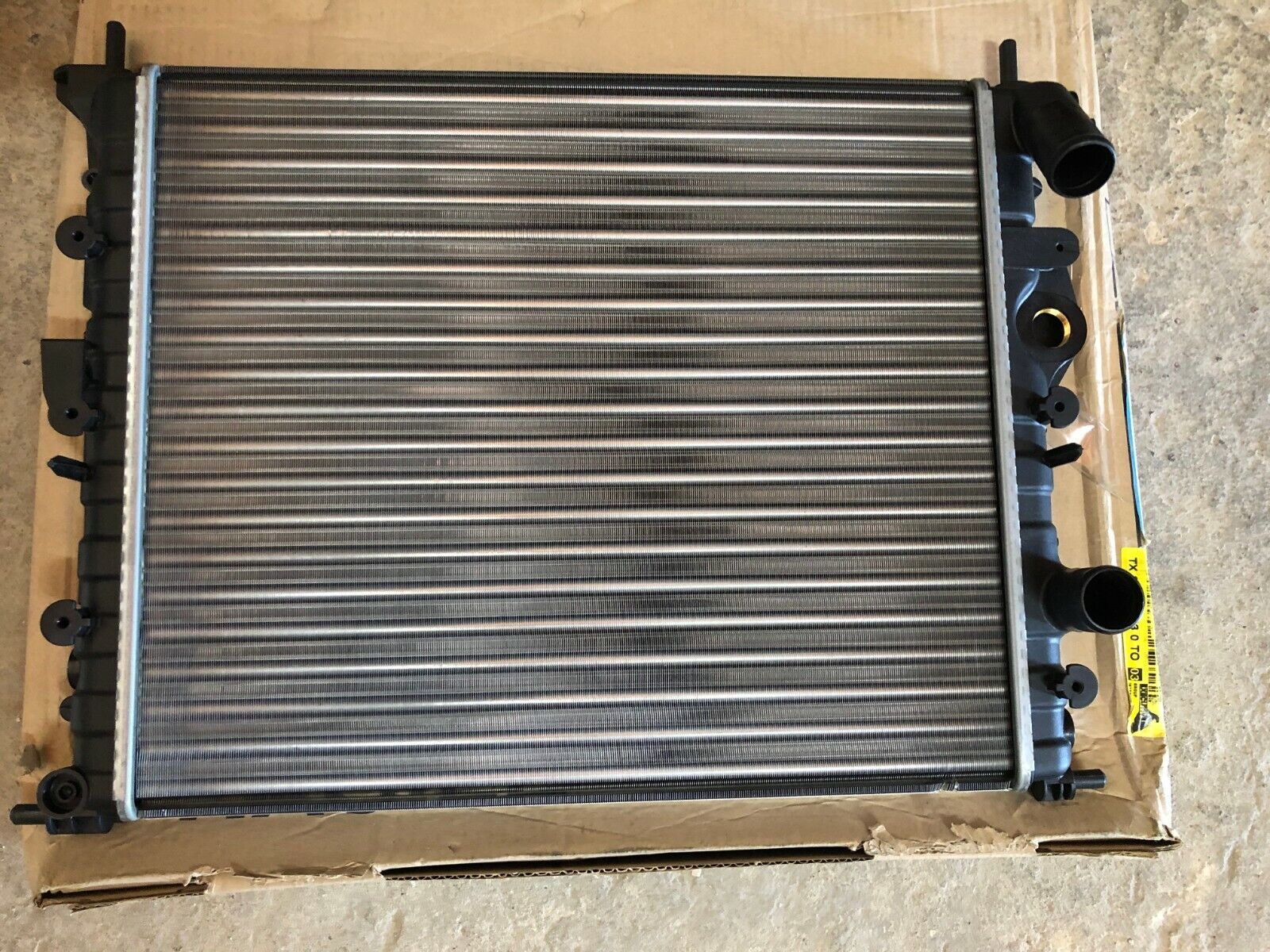 TH113 VALEO RADIATORE DACIA SOLENZA 75 CV 2003 2004 2005 2006 2007 2008