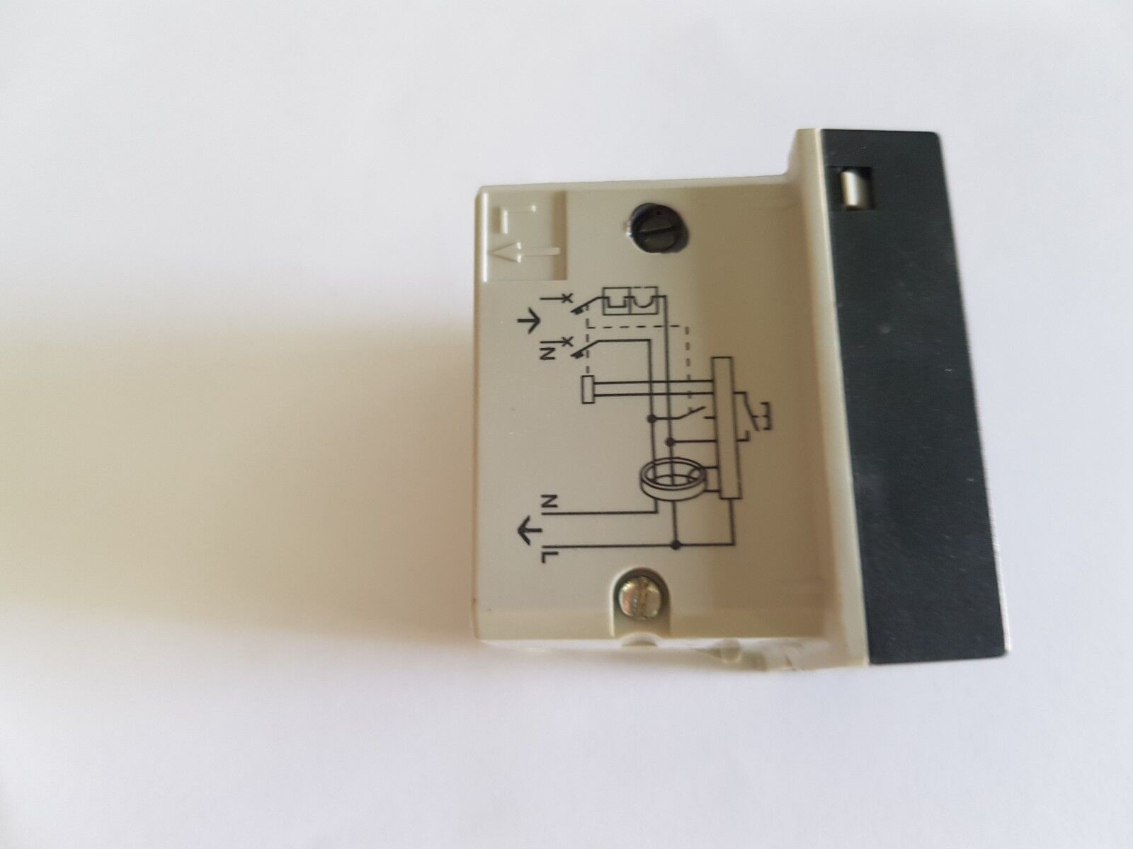 MAGNETOTERMICO DIFFEREZIALE 6A 110-230V 5060HZ LEGRAND VELA COD 682907 1 PEZZO