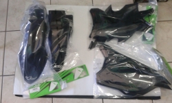KIT PLASTICHE KAWASAKI KX 85 2015 KIT 4 PZ COLORE NERO
