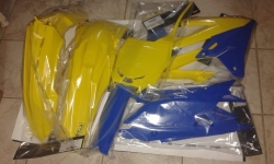 KIT PLASTICHE SUZUKI RMZ 450 2022 KIT 6 PZ GIALLO CELESTE