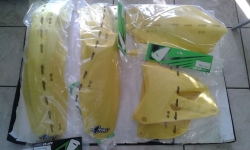 KIT PLASTICHE SUZUKI RM 125 250 2018 KIT 4 PZ COLORE GIALLO