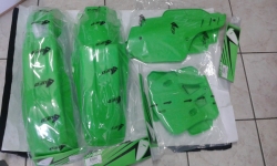 KIT PLASTICHE KAWASAKI KX 250 500 1988 KIT 4 PZ COLORE ORIGI