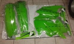 KIT PLASTICHE KAWASAKI KXF 250 2004 2005 KIT 4 PZ COLORE VER