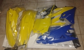 KIT PLASTICHE SUZUKI RMZ 450 2025 KIT 5 PZ GIALLO CELES