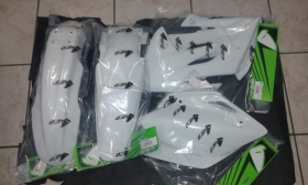 KIT PLASTICHE HONDA CRF 150 2017 KIT 4 PZ COLORE BIANCO
