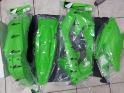 KIT PLASTICHE KAWASAKI KXF 450 2016 2017 KIT 4 PZ COLORE VER