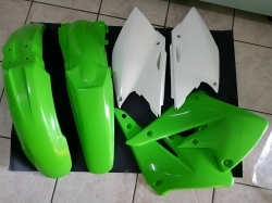 KIT PLASTICHE KAWASAKI KXF 250 2004 2005 04 05 KIT 4 PZ COLO