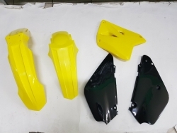 KIT PLASTICHE SUZUKI RM 85 2012 KIT 4 PZ COLORE GIALLO NERO 
