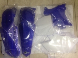 KIT PLASTICHE UFO YAMAHA YZ 125 250 2009 09 KIT 5 PZ RESTYLI