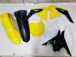 KIT PLASTICHE SUZUKI RMZ 250 2011 KIT 5 PZ COLORE GIALLO NER